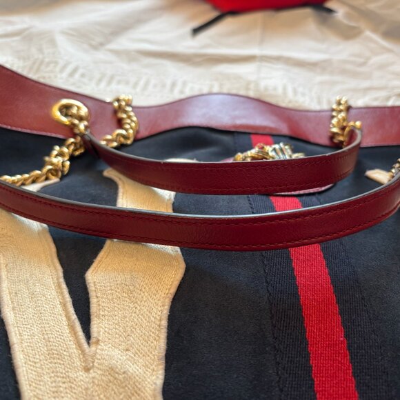Gucci X MLB Suede NY Yankees Rajah Chain Dark Blue and Red Large Tote Bag - Picture 3 of 16